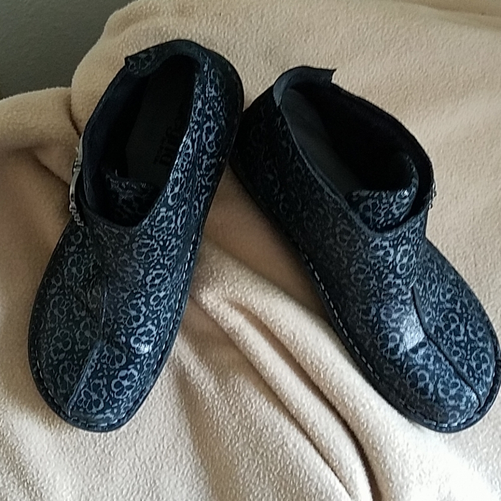 Brand new without tags, Leather Alegria ankle not